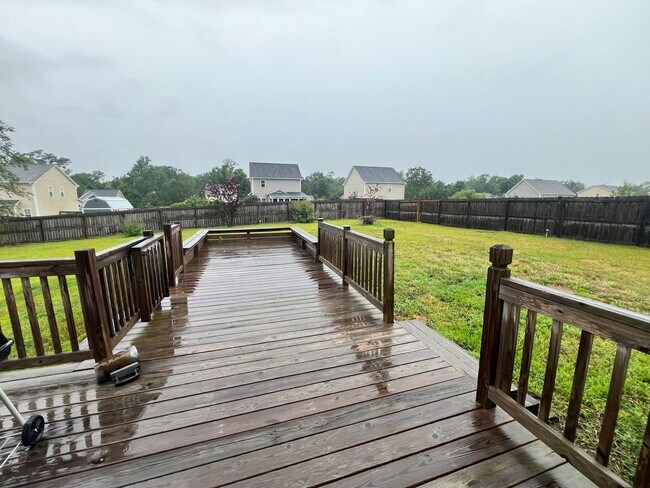 Foto del edificio - 314 Springcreek Ct