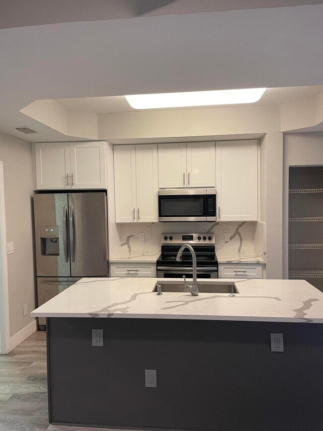 Foto del edificio - 2936 Hidden Hills Rd