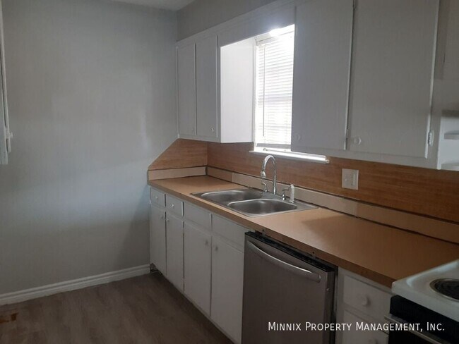 Building Photo - 1606 Yonkers-A