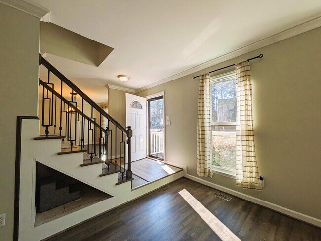 Foto del edificio - 417 Nichols Farm Dr