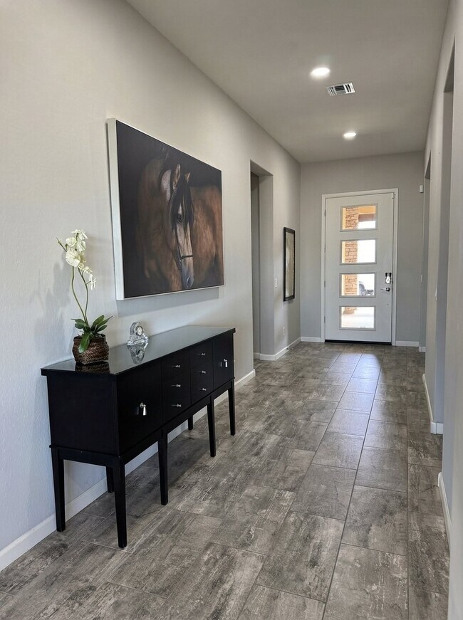 Foto del edificio - 4590 Fletcher Ct