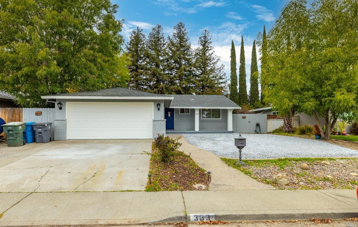 Primary Photo - 333 Adobe Dr