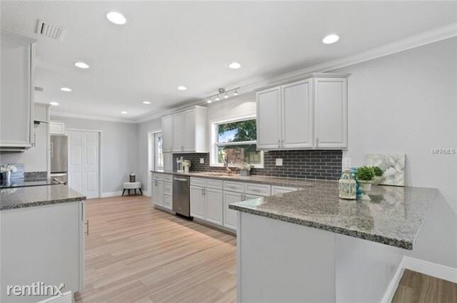 Building Photo - 4 br, 3 bath House - 105 Harbor Bluff Dr