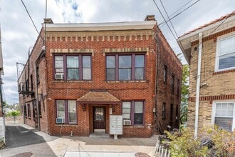 Building Photo - 601 Columbia Ave