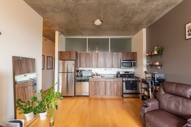 Building Photo - 235 W Van Buren St