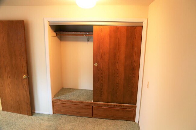 Building Photo - 1821High