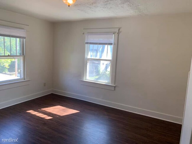 Foto del edificio - 31 Pointview Ave