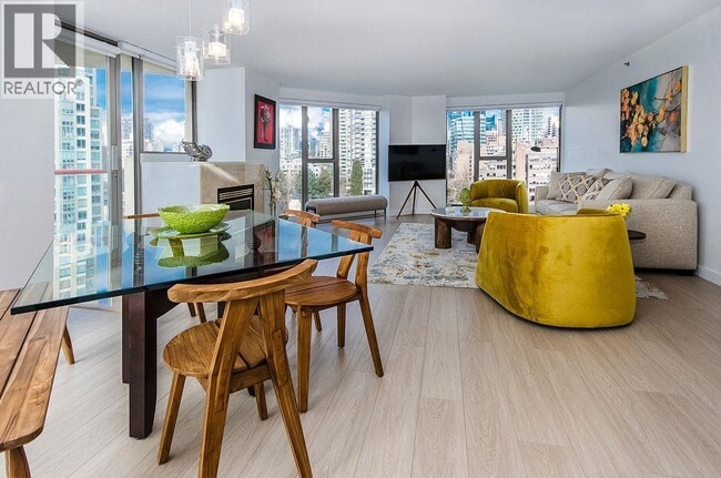 Photo du bâtiment - 1000 Beach Ave