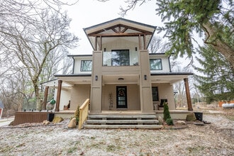 Building Photo - 7980 Royal Ave