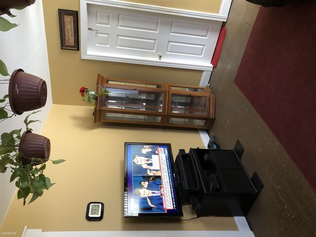 Foto del edificio - 2 br, 1 bath Triplex - 1986 E Dryden Rd