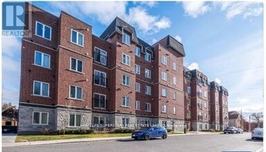 Building Photo - 501 Frontenac St