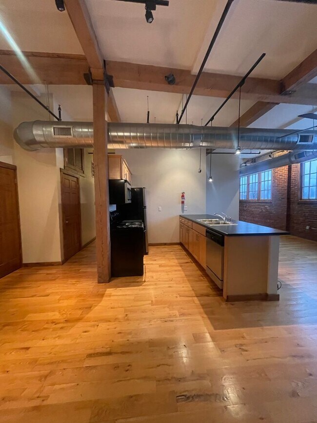 Foto del edificio - Apply Now to view this Studio loft in a gr...