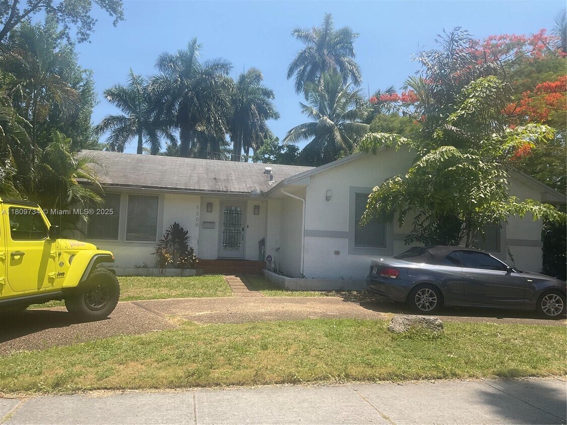 Foto principal - 1206 Tyler St