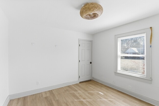 Photo - 3227 Avondale Ave Apartment