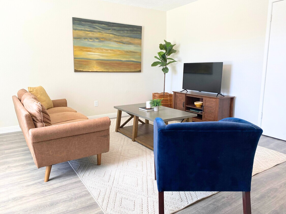 Comfortable living room - 1778 W 28th St