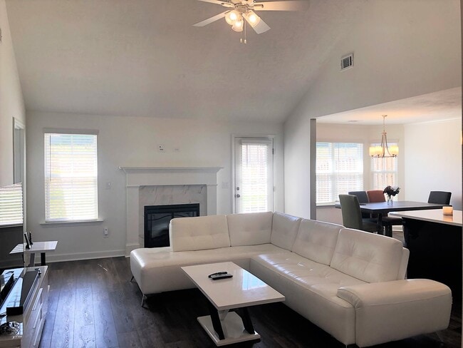 Building Photo - 238 Ducal St