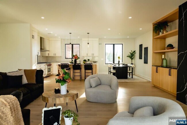 Foto del edificio - 401 Grand Ave