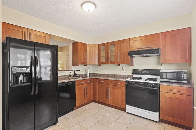 Foto del edificio - Bright & Spacious 3-Bedroom, 2 Full & 2 Half Bath in New Market