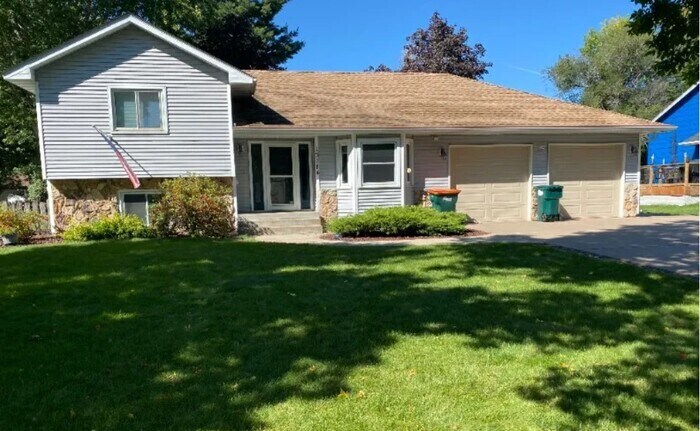 Primary Photo - 13184 Isanti St NE