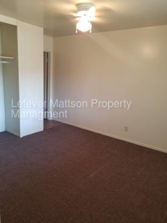 Primary Photo - 511 Carpenter St