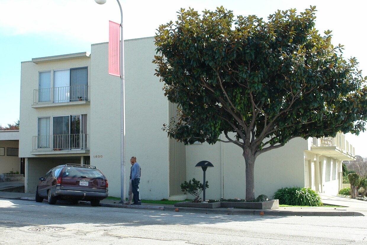 Primary Photo - 1400 Solano Ave
