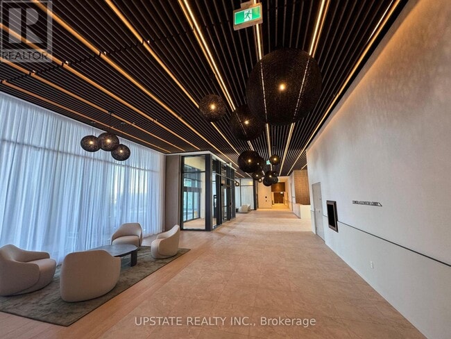 Building Photo - 15 Skyridge Dr