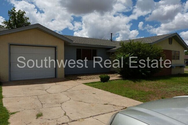 Building Photo - Coming soon. Lovely 3 bedroom 2 bath home