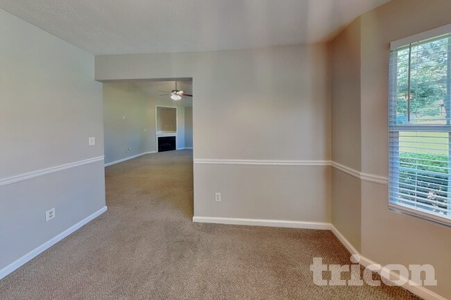 Building Photo - 613 Everlasting Way