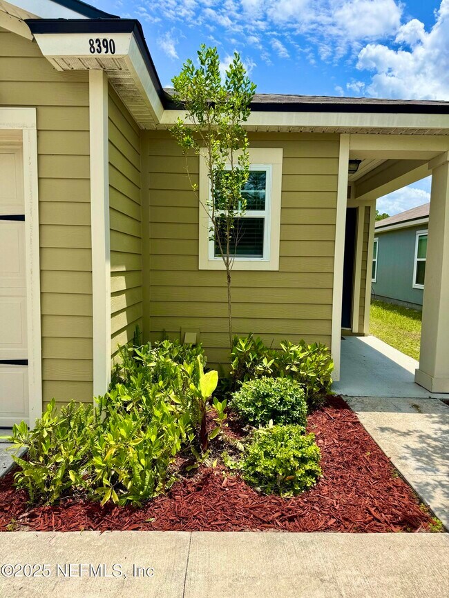 Foto del edificio - 8390 Meadow Walk Ln