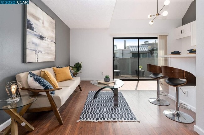 Building Photo - 3 Embarcadero W