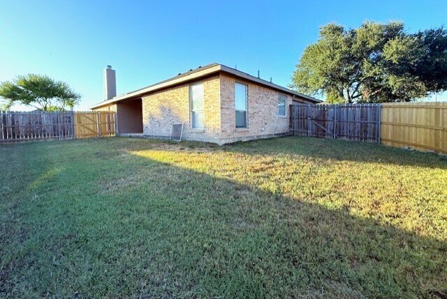 Building Photo - Beautifully Designed Home Will be available by July 20th! New Flooring throughout