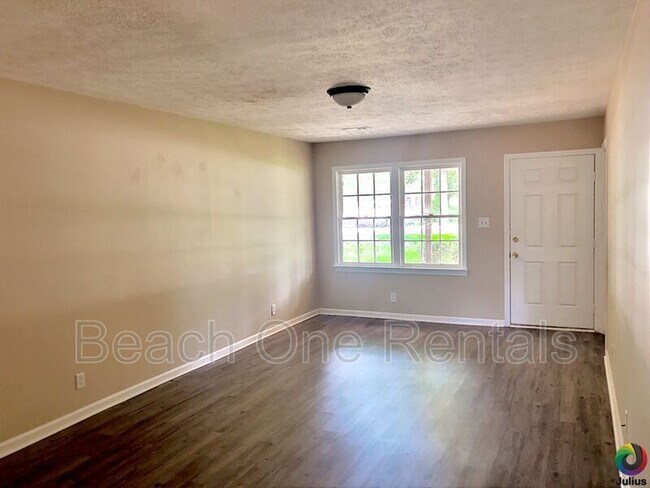 Building Photo - 4559 Tarpon Bay Rd