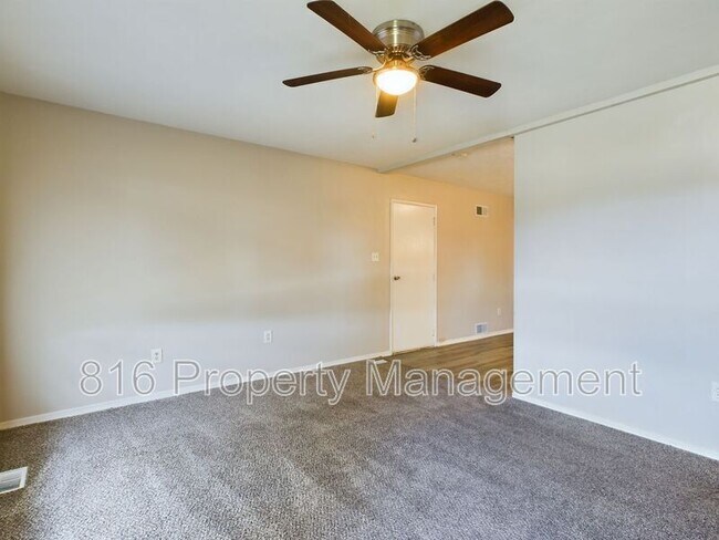 Foto del edificio - 6407 E 152nd St