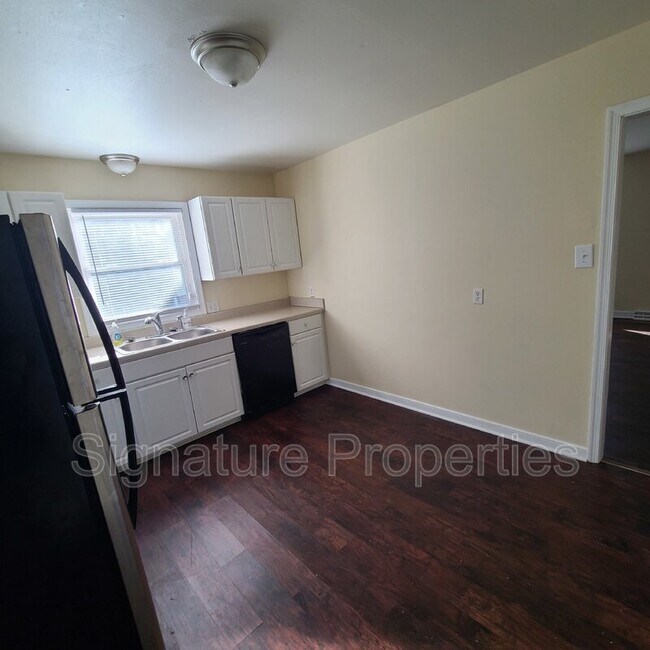 Foto del edificio - 4905 Goddin Cir