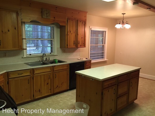 Foto del edificio - 15224 Huntersville Concord Rd