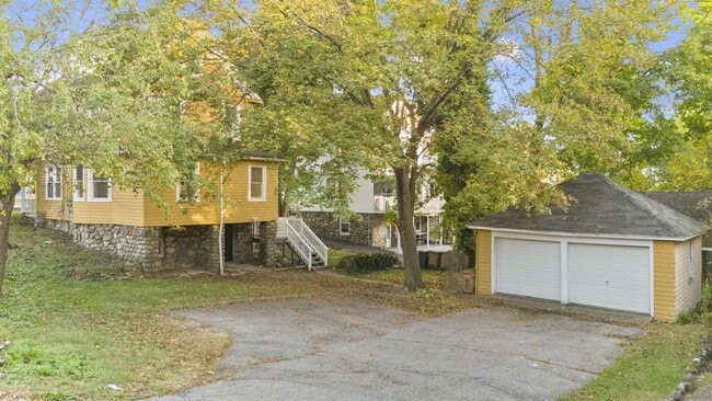 Building Photo - 1148 Hope St