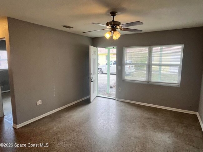 Foto del edificio - 1420 Avocado Ave