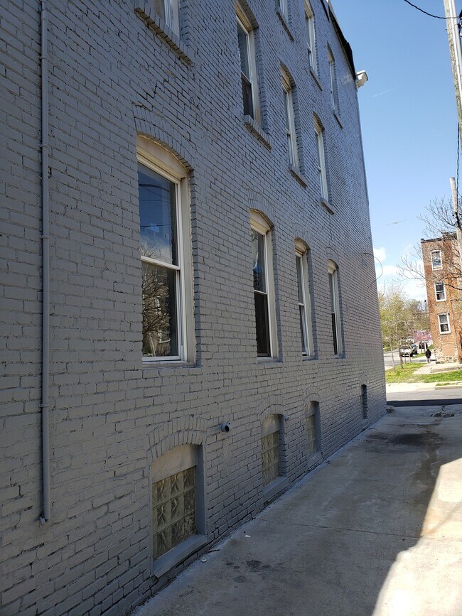 Building Photo - 2243 Orem Ave