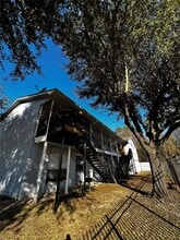 Building Photo - 7201 Hallshire Dr Building Photo - 7201 Hallshire Dr