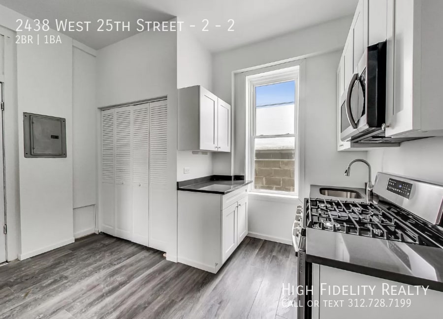 Building Photo - 2438 W 25th St
