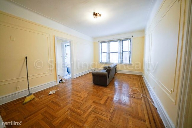 Foto del edificio - 35-06 73rd St