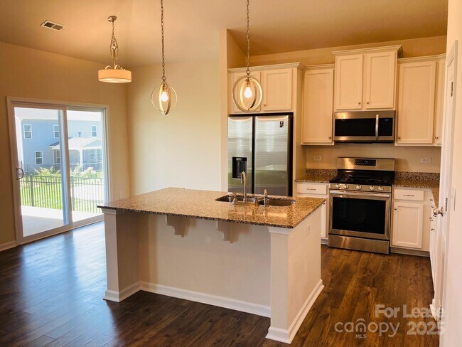 Foto del edificio - 4534 Dover Ct