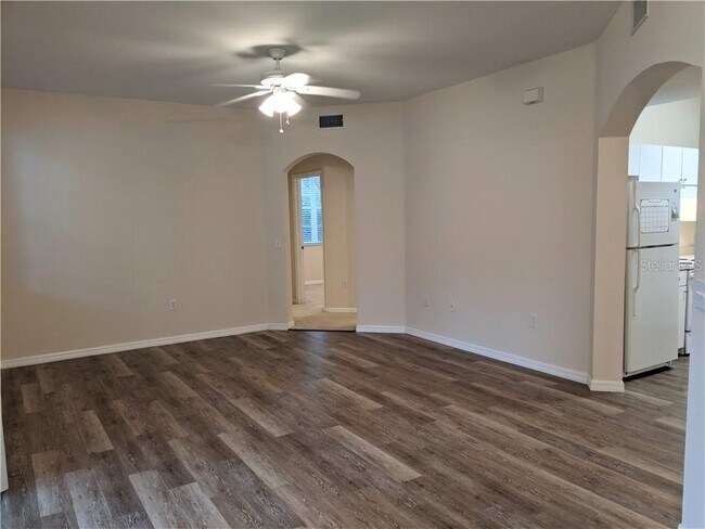 Foto del edificio - 6412 Rosefinch Ct