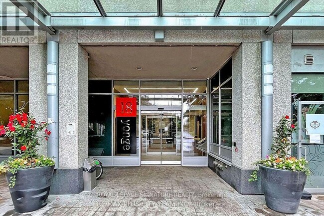 Building Photo - 18 Yonge St