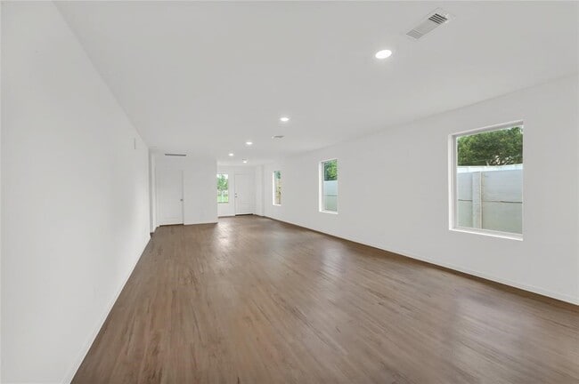 Building Photo - 16803 Great Stable Wy