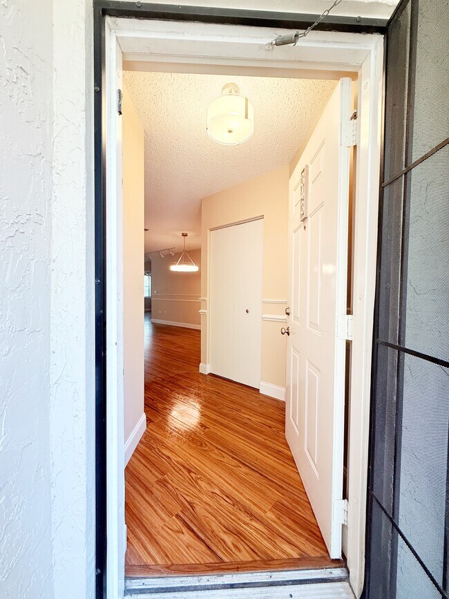 Foto del edificio - 4300 NW 30th St