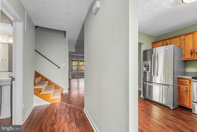 Building Photo - 23348 Red Oak Ct