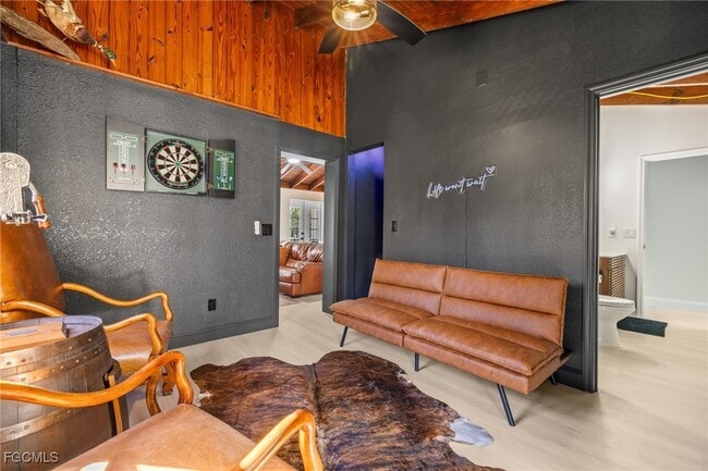 Building Photo - 17780 Caloosa Rd