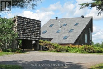 Building Photo - 5965 Rideau Valley Dr N