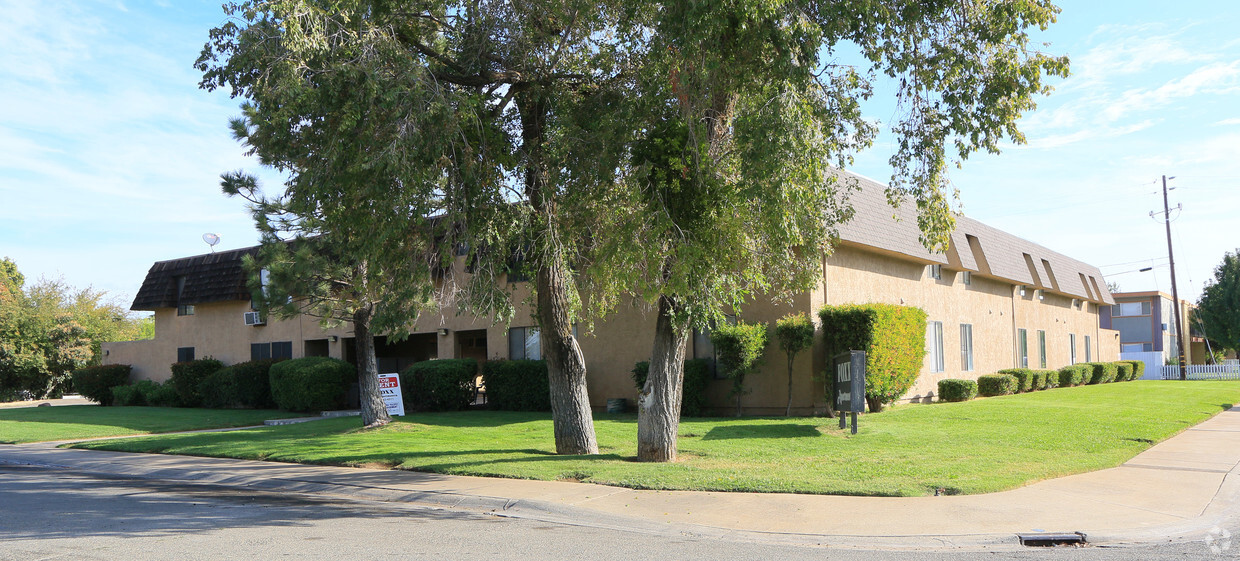 Building Photo - Foxx Apartments